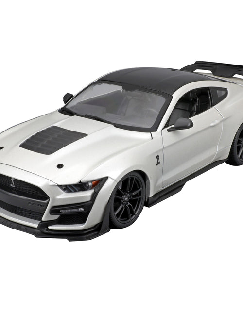 Load image into Gallery viewer, 1:18 SE 2020 Mustang Shelby GT500 (CFTP) Die-Cast Model
